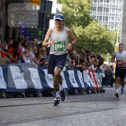 13.09.2026 - 21. swb-Marathon Bremen Strokosch-Dieckow http://msf.ph/oto/10319837 13.09.2026 13:08:03 Ziel 819, 969, 2135, 4732, 4852, 4990, 5570, 5976, 7558, 7803, 8611, 8737, 9035, 9356, 2098, 2266, 2844, 3808, 4247, 5594 meine-sportfotos.de
