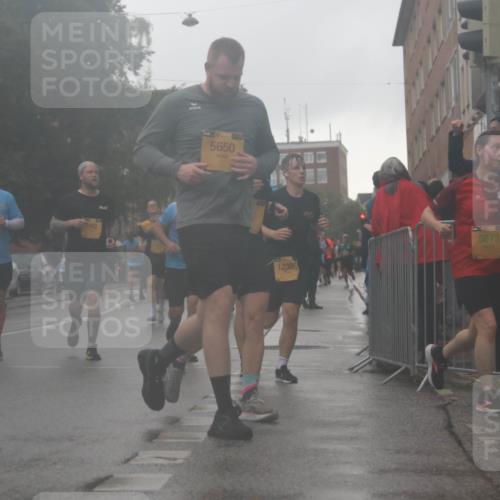 13.09.2026 - Kiel Lauf Markus Tischler http://msf.ph/oto/10319892 13.09.2026 10:51:26 Fleethörn 3962, 5650, 1238, 5073 meine-sportfotos.de