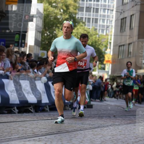 13.09.2026 - 21. swb-Marathon Bremen Strokosch-Dieckow http://msf.ph/oto/10319926 13.09.2026 13:08:07 Ziel 969, 4732, 4852, 4990, 5570, 5976, 7558, 8611, 8737, 9035, 9356, 678, 1335, 1696, 2098, 2266, 3808, 4247, 5594, 8655, 9582 meine-sportfotos.de