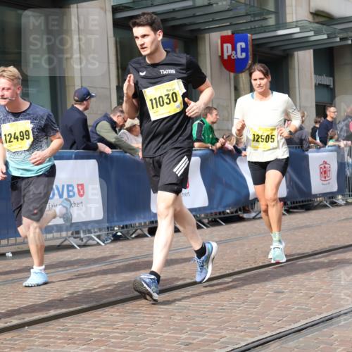 13.09.2026 - 21. swb-Marathon Bremen Strokosch-Dieckow http://msf.ph/oto/10319973 13.09.2026 10:58:31 Ziel 10254, 10383, 10477, 10485, 10787, 10794, 10832, 10843, 10948, 11030, 11034, 11189, 11228, 11267, 11278, 11488, 11602, 11743, 11955, 12127, 12130, 12131, 12176, 12237, 12271, 12414, 12505, 10249, 10494, 10530, 10750, 10798, 10878, 10879, 11004, 11120, 11131, 11152, 11189, 11202, 11295, 11384, 11388, 11403, 11420, 11455, 11686, 11750, 11752, 11906, 11952, 11953, 12017, 12092, 12180, 12320, 12386, 12387, 12499, 12505, 12518 meine-sportfotos.de