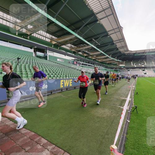 13.09.2026 - 21. swb-Marathon Bremen Michael Burmester http://msf.ph/oto/10320027 13.09.2026 13:19:16 Laufen im Stadion 333, 404, 464, 486, 512, 546, 732, 753, 837, 921, 938, 1066, 1156, 1431, 1506, 1765, 1844, 1868, 1916, 2028, 2056, 2123, 2137, 2224, 2240, 2294, 2315, 2357, 2358, 2453, 2557, 2563, 2614, 2622, 2626, 2689, 2702, 2703, 2722, 2756, 2786, 2843, 2845, 2849, 2857, 2879, 2880, 2893, 2944, 2983, 2999, 3031, 3046, 3059, 3072, 3096, 3100, 3116, 3146, 3189, 3198, 3210, 3243, 3263, 3285, 3287, 3315, 3476, 3537, 3619, 3633, 3654, 3740, 3879, 4478 meine-sportfotos.de