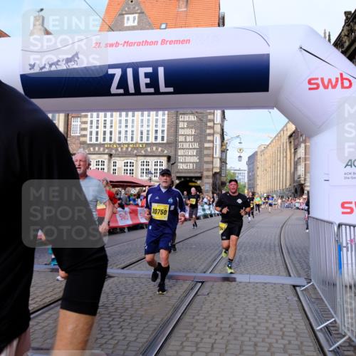 13.09.2026 - 21. swb-Marathon Bremen Tim E. http://msf.ph/oto/10320058 13.09.2026 10:58:32 Ziel 10249, 10494, 10530, 10543, 10604, 10673, 10750, 10798, 10826, 10828, 10903, 10914, 10931, 10932, 11120, 11131, 11202, 11295, 11388, 11403, 11420, 11686, 11750, 11752, 11884, 11906, 11952, 12017, 12092, 12386, 12387, 12441, 12482 meine-sportfotos.de