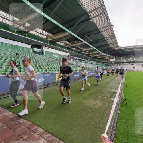 13.09.2026 - 21. swb-Marathon Bremen Michael Burmester http://msf.ph/oto/10320094 13.09.2026 13:19:24 Laufen im Stadion 333, 404, 464, 486, 512, 546, 732, 753, 837, 921, 938, 1066, 1156, 1431, 1506, 1756, 1765, 1815, 1844, 1868, 1916, 2028, 2056, 2123, 2137, 2224, 2240, 2294, 2315, 2357, 2358, 2453, 2533, 2557, 2563, 2614, 2622, 2626, 2689, 2694, 2695, 2702, 2703, 2722, 2756, 2786, 2843, 2845, 2849, 2857, 2879, 2880, 2893, 2944, 2983, 2999, 3031, 3046, 3059, 3072, 3096, 3100, 3116, 3146, 3189, 3198, 3210, 3243, 3263, 3285, 3287, 3310, 3315, 3476, 3537, 3619, 3633, 3740, 3879, 4478 meine-sportfotos.de