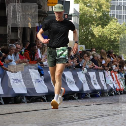 13.09.2026 - 21. swb-Marathon Bremen Strokosch-Dieckow http://msf.ph/oto/10320160 13.09.2026 13:08:16 Ziel 969, 4732, 4852, 6692, 13091, 13160, 339, 678, 1335, 1696, 4082, 4247, 4888, 5424, 8655, 9084, 9582 meine-sportfotos.de