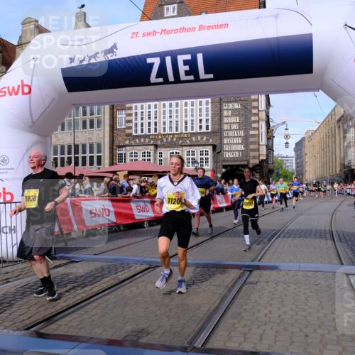 13.09.2026 - 21. swb-Marathon Bremen Tim E. http://msf.ph/oto/10320187 13.09.2026 10:58:36 Ziel 10249, 10494, 10530, 10673, 10750, 10798, 10828, 10914, 11004, 11120, 11131, 11152, 11202, 11295, 11388, 11403, 11420, 11455, 11686, 11750, 11752, 11884, 11906, 11952, 11953, 12017, 12092, 12386, 12387, 12441, 12482, 12518 meine-sportfotos.de