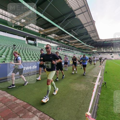 13.09.2026 - 21. swb-Marathon Bremen Michael Burmester http://msf.ph/oto/10320218 13.09.2026 13:19:36 Laufen im Stadion 333, 464, 486, 512, 546, 921, 938, 1066, 1129, 1156, 1409, 1431, 1446, 1506, 1697, 1756, 1765, 1815, 1916, 2028, 2123, 2137, 2224, 2240, 2294, 2315, 2349, 2453, 2533, 2557, 2563, 2614, 2622, 2626, 2689, 2694, 2695, 2702, 2703, 2722, 2756, 2786, 2843, 2845, 2849, 2857, 2879, 2944, 2983, 2999, 3031, 3046, 3059, 3072, 3096, 3100, 3116, 3139, 3189, 3198, 3243, 3263, 3264, 3285, 3287, 3310, 3315, 3619, 3740, 3879, 4478 meine-sportfotos.de