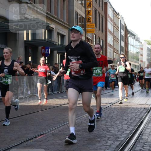 13.09.2026 - 21. swb-Marathon Bremen Strokosch-Dieckow http://msf.ph/oto/10320327 13.09.2026 13:17:49 Ziel 948, 1631, 1797, 1872, 2001, 2260, 2634, 2671, 3241, 3458, 3514, 3634, 4131, 4733, 5292, 5695, 5935, 5948, 6152, 6290, 6448, 7954, 8094, 8805, 8869, 8943, 8944, 9134, 9595, 9596, 9609, 9837, 10065, 13041, 560, 771, 1297, 2008, 2125, 2234, 2812, 3051, 3192, 3760, 4171, 4286, 4374, 4498, 4499, 4620, 5041, 5530, 5550, 5817, 7901, 8100, 8250, 8253, 8446, 9075, 9400, 9505, 9595, 9596, 13041, 13107 meine-sportfotos.de