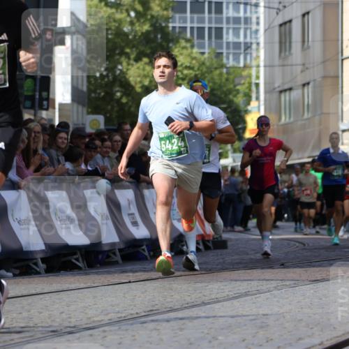 13.09.2026 - 21. swb-Marathon Bremen Strokosch-Dieckow http://msf.ph/oto/10320385 13.09.2026 13:08:26 Ziel 2098, 2266, 2844, 3808, 5594, 6692, 13091, 13160, 715, 3276, 4033, 4082, 4888, 5424, 6842, 7064, 7121, 9084 meine-sportfotos.de