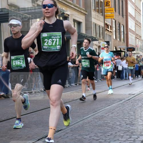 13.09.2026 - 21. swb-Marathon Bremen Strokosch-Dieckow http://msf.ph/oto/10320506 13.09.2026 13:17:52 Ziel 1146, 1631, 1797, 1872, 2260, 2634, 2671, 3241, 3458, 3514, 3634, 4131, 4733, 5292, 5460, 5695, 5948, 6152, 6290, 6448, 7491, 7954, 8094, 8805, 8869, 8943, 8944, 9134, 9609, 9837, 10065, 13150, 560, 771, 948, 1297, 2001, 2008, 2125, 2234, 2812, 3051, 3192, 3760, 4171, 4286, 4374, 4498, 4499, 4620, 5041, 5530, 5550, 5817, 5935, 7901, 8100, 8250, 8869, 9400, 9505, 9595, 9596, 9837, 13041, 13107 meine-sportfotos.de