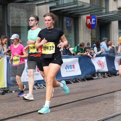 13.09.2026 - 21. swb-Marathon Bremen Strokosch-Dieckow http://msf.ph/oto/10320523 13.09.2026 10:58:45 Ziel 10254, 10383, 10415, 10427, 10477, 10485, 10668, 10787, 10794, 10843, 11034, 11086, 11125, 11267, 11278, 11301, 11302, 11602, 11913, 12015, 12118, 12127, 12130, 12131, 12176, 12200, 12271, 12297, 12414, 10485, 10832, 10878, 10879, 10948, 11004, 11030, 11152, 11189, 11228, 11384, 11455, 11488, 11743, 11953, 11955, 12180, 12237, 12320, 12499, 12505, 12518 meine-sportfotos.de