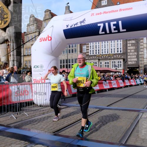 13.09.2026 - 21. swb-Marathon Bremen Tim E. http://msf.ph/oto/10320585 13.09.2026 10:58:43 Ziel 10249, 10530, 10750, 10878, 10879, 11004, 11120, 11131, 11152, 11202, 11384, 11403, 11420, 11455, 11686, 11750, 11906, 11952, 11953, 12017, 12092, 12180, 12320, 12499, 12518 meine-sportfotos.de