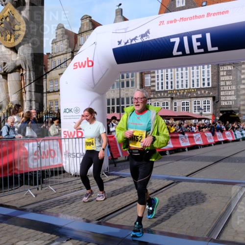 13.09.2026 - 21. swb-Marathon Bremen Tim E. http://msf.ph/oto/10320604 13.09.2026 10:58:43 Ziel 10249, 10530, 10750, 10878, 10879, 11004, 11120, 11131, 11152, 11202, 11384, 11403, 11420, 11455, 11686, 11750, 11906, 11952, 11953, 12017, 12092, 12180, 12320, 12499, 12518 meine-sportfotos.de