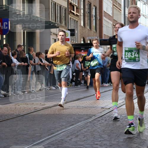 13.09.2026 - 21. swb-Marathon Bremen Strokosch-Dieckow http://msf.ph/oto/10320635 13.09.2026 13:17:54 Ziel 1146, 1419, 1631, 1872, 2260, 2634, 2671, 3241, 3458, 3514, 3634, 4131, 4733, 5292, 5460, 5695, 5948, 6152, 6290, 6448, 7491, 7954, 8094, 8805, 8943, 8944, 9134, 9609, 10065, 13150, 771, 948, 1297, 1797, 2001, 2125, 2234, 2634, 2812, 3051, 3192, 3760, 4171, 4286, 4374, 4498, 4499, 4620, 5041, 5530, 5817, 5935, 7901, 8250, 8805, 8869, 9400, 9505, 9595, 9596, 9837, 13041, 13107 meine-sportfotos.de