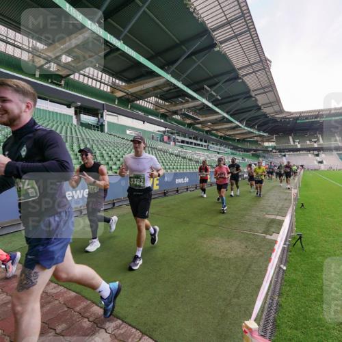 13.09.2026 - 21. swb-Marathon Bremen Michael Burmester http://msf.ph/oto/10320648 13.09.2026 13:20:20 Laufen im Stadion 333, 464, 512, 620, 704, 938, 1066, 1129, 1156, 1409, 1439, 1446, 1506, 1697, 1756, 1808, 1815, 1846, 1916, 2010, 2028, 2064, 2139, 2201, 2224, 2240, 2258, 2278, 2315, 2349, 2394, 2395, 2414, 2417, 2437, 2501, 2519, 2533, 2557, 2563, 2588, 2626, 2689, 2694, 2695, 2702, 2703, 2722, 2736, 2756, 2786, 2793, 2843, 2845, 2886, 2983, 3004, 3010, 3017, 3018, 3031, 3035, 3036, 3037, 3046, 3059, 3070, 3072, 3074, 3102, 3116, 3139, 3189, 3198, 3243, 3263, 3264, 3310, 3315 meine-sportfotos.de