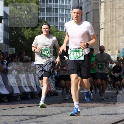 13.09.2026 - 21. swb-Marathon Bremen Strokosch-Dieckow http://msf.ph/oto/10320822 13.09.2026 13:08:38 Ziel 339, 678, 1335, 1696, 2098, 2266, 2844, 3808, 4247, 5594, 8655, 9582, 3110, 3276, 3330, 4033, 5377, 5517, 6842, 6906, 7121, 8555, 9240, 9411, 9702, 9867, 9906 meine-sportfotos.de