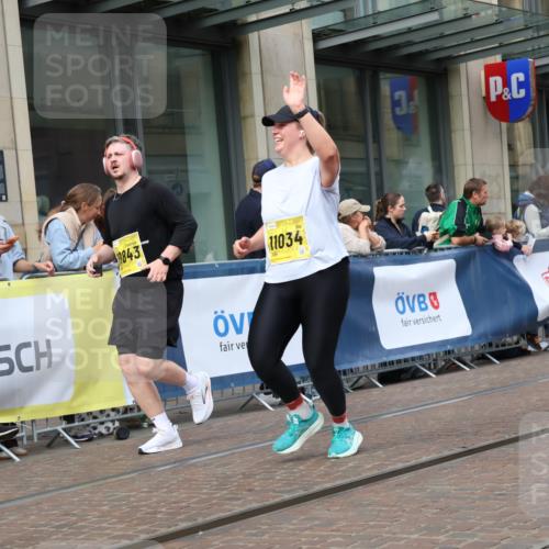 13.09.2026 - 21. swb-Marathon Bremen Strokosch-Dieckow http://msf.ph/oto/10320910 13.09.2026 10:58:54 Ziel 10383, 10415, 10427, 10477, 10492, 10668, 10843, 11034, 11086, 11125, 11301, 11302, 11500, 11602, 11913, 12015, 12118, 12127, 12131, 12200, 12267, 12271, 12297, 12537, 12541, 10254, 10485, 10787, 10794, 10832, 10948, 11030, 11189, 11228, 11267, 11278, 11488, 11743, 11955, 12130, 12131, 12176, 12237, 12271, 12320, 12414, 12505 meine-sportfotos.de