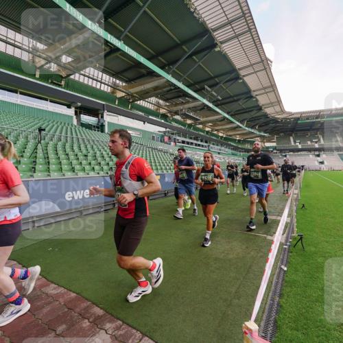 13.09.2026 - 21. swb-Marathon Bremen Michael Burmester http://msf.ph/oto/10320918 13.09.2026 13:20:43 Laufen im Stadion 333, 423, 464, 512, 620, 704, 782, 938, 1066, 1129, 1156, 1158, 1177, 1316, 1409, 1439, 1446, 1676, 1697, 1756, 1808, 1815, 1846, 1916, 2010, 2028, 2064, 2139, 2201, 2240, 2258, 2278, 2315, 2349, 2394, 2395, 2414, 2417, 2437, 2501, 2519, 2533, 2551, 2588, 2626, 2689, 2694, 2695, 2702, 2703, 2722, 2736, 2756, 2793, 2828, 2886, 2954, 3004, 3010, 3017, 3018, 3035, 3036, 3037, 3059, 3070, 3074, 3102, 3116, 3139, 3144, 3243, 3263, 3264, 3310, 3315 meine-sportfotos.de