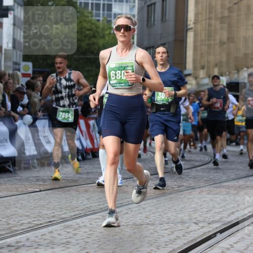 13.09.2026 - 21. swb-Marathon Bremen Strokosch-Dieckow http://msf.ph/oto/10320975 13.09.2026 13:24:46 Ziel 789, 790, 1250, 1582, 2295, 3375, 3524, 3994, 4000, 4559, 5572, 5668, 5669, 5929, 5953, 6080, 7069, 7156, 7568, 8310, 8415, 8784, 8881, 9264, 9573, 9676, 10069, 10071, 972, 1264, 2761, 3015, 4113, 4262, 4507, 4973, 6079, 6360, 6544, 6807, 6943, 7409, 7854, 8853, 9152, 10103 meine-sportfotos.de