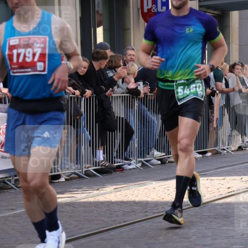 13.09.2026 - 21. swb-Marathon Bremen Strokosch-Dieckow http://msf.ph/oto/10321047 13.09.2026 13:18:04 Ziel 1146, 1419, 1872, 2055, 3458, 3634, 5292, 5307, 5460, 6152, 6293, 6294, 6818, 7245, 7491, 7731, 7954, 8404, 8872, 9019, 9134, 9275, 9609, 10065, 13150, 948, 1631, 1797, 1872, 2001, 2125, 2260, 2634, 2671, 3051, 3192, 3241, 3514, 3634, 4131, 4286, 4374, 4733, 5292, 5530, 5695, 5817, 5935, 5948, 6290, 6448, 8094, 8805, 8869, 8943, 8944, 9595, 9596, 9837, 13041 meine-sportfotos.de