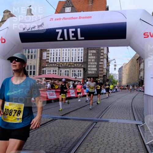 13.09.2026 - 21. swb-Marathon Bremen Tim E. http://msf.ph/oto/10321055 13.09.2026 10:58:50 Ziel 10878, 10879, 11004, 11030, 11152, 11189, 11384, 11403, 11455, 11686, 11750, 11953, 11955, 12180, 12237, 12320, 12499, 12505, 12518 meine-sportfotos.de