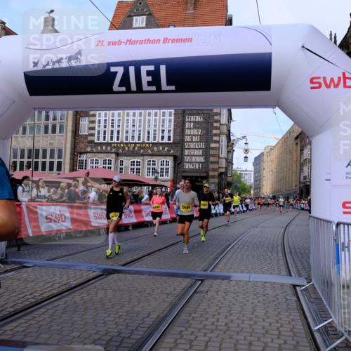 13.09.2026 - 21. swb-Marathon Bremen Tim E. http://msf.ph/oto/10321071 13.09.2026 10:58:50 Ziel 10878, 10879, 11004, 11030, 11152, 11189, 11384, 11403, 11455, 11686, 11750, 11953, 11955, 12180, 12237, 12320, 12499, 12505, 12518 meine-sportfotos.de