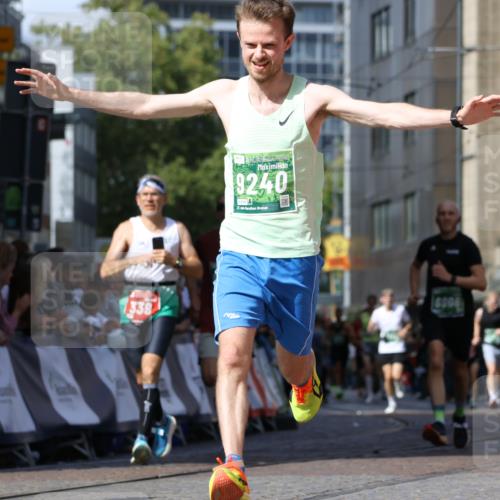 13.09.2026 - 21. swb-Marathon Bremen Strokosch-Dieckow http://msf.ph/oto/10321089 13.09.2026 13:08:46 Ziel 339, 678, 1335, 1696, 4082, 4247, 4888, 5424, 8655, 9084, 9582, 1925, 3330, 4384, 5517, 5636, 5696, 6906, 7262, 9867, 9906, 9911 meine-sportfotos.de