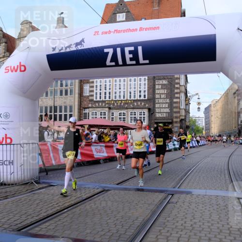 13.09.2026 - 21. swb-Marathon Bremen Tim E. http://msf.ph/oto/10321102 13.09.2026 10:58:51 Ziel 10878, 10879, 11004, 11030, 11152, 11189, 11384, 11455, 11686, 11743, 11953, 11955, 12180, 12237, 12320, 12499, 12505, 12518 meine-sportfotos.de