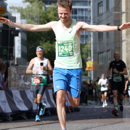 13.09.2026 - 21. swb-Marathon Bremen Strokosch-Dieckow http://msf.ph/oto/10321105 13.09.2026 13:08:46 Ziel 339, 678, 1335, 1696, 4082, 4247, 4888, 5424, 8655, 9084, 9582, 1925, 3330, 4384, 5517, 5636, 5696, 6906, 7262, 9867, 9906, 9911 meine-sportfotos.de