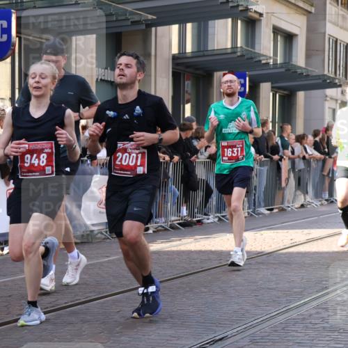 13.09.2026 - 21. swb-Marathon Bremen Strokosch-Dieckow http://msf.ph/oto/10321198 13.09.2026 13:18:08 Ziel 465, 1146, 1419, 2055, 2324, 4413, 4642, 5307, 5460, 6293, 6294, 6818, 7245, 7491, 7731, 7954, 8404, 8540, 8872, 9019, 9275, 10065, 13150, 948, 1631, 1797, 1872, 2001, 2260, 2634, 2671, 3051, 3192, 3241, 3458, 3514, 3634, 4131, 4286, 4374, 4733, 5292, 5530, 5695, 5935, 5948, 6152, 6290, 6448, 8094, 8805, 8869, 8943, 8944, 9134, 9595, 9596, 9609, 9837, 13041 meine-sportfotos.de