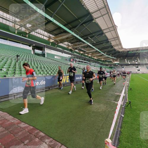13.09.2026 - 21. swb-Marathon Bremen Michael Burmester http://msf.ph/oto/10321246 13.09.2026 13:21:16 Laufen im Stadion 128, 258, 351, 423, 441, 464, 601, 620, 704, 782, 851, 1060, 1066, 1094, 1129, 1158, 1177, 1316, 1344, 1409, 1417, 1439, 1446, 1518, 1676, 1697, 1729, 1756, 1808, 1815, 1846, 2010, 2028, 2064, 2139, 2201, 2258, 2278, 2349, 2394, 2395, 2414, 2417, 2437, 2501, 2519, 2533, 2551, 2588, 2652, 2660, 2694, 2695, 2736, 2756, 2793, 2828, 2886, 2954, 2964, 2995, 3004, 3010, 3017, 3018, 3022, 3034, 3035, 3036, 3037, 3059, 3070, 3074, 3102, 3139, 3144, 3225, 3264, 3310 meine-sportfotos.de