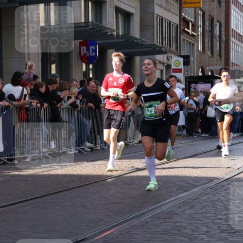 13.09.2026 - 21. swb-Marathon Bremen Strokosch-Dieckow http://msf.ph/oto/10321371 13.09.2026 13:18:12 Ziel 465, 1146, 1419, 2055, 2324, 2948, 3631, 4413, 4642, 5307, 5460, 5867, 6293, 6294, 6818, 7245, 7491, 7731, 7954, 8404, 8540, 8743, 8872, 9019, 9275, 9327, 9833, 13150, 948, 1631, 1797, 1872, 2001, 2260, 2634, 2671, 3241, 3458, 3514, 3634, 4131, 4733, 5292, 5695, 5935, 5948, 6152, 6290, 6448, 8094, 8805, 8869, 8943, 8944, 9134, 9595, 9596, 9609, 9837, 10065, 13041 meine-sportfotos.de