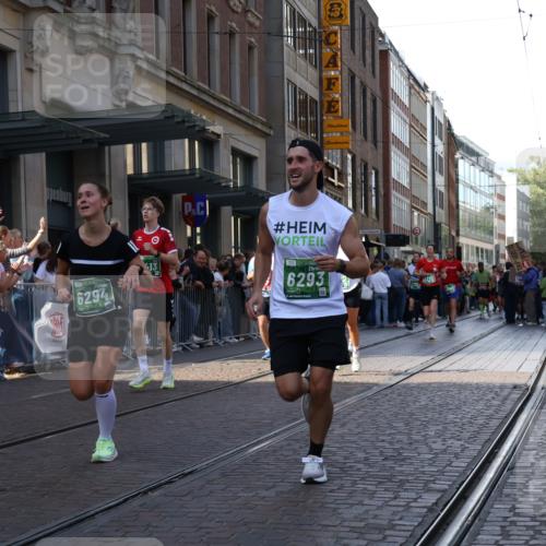 13.09.2026 - 21. swb-Marathon Bremen Strokosch-Dieckow http://msf.ph/oto/10321407 13.09.2026 13:18:13 Ziel 465, 1146, 1419, 2055, 2324, 2948, 3631, 4120, 4413, 4642, 5307, 5460, 5867, 6293, 6294, 6787, 6818, 7245, 7491, 7731, 7954, 8404, 8540, 8743, 8872, 9019, 9275, 9327, 9833, 13150, 948, 1631, 1797, 1872, 2001, 2260, 2634, 2671, 3241, 3458, 3514, 3634, 4131, 4733, 5292, 5695, 5935, 5948, 6152, 6290, 6448, 7954, 8094, 8805, 8869, 8943, 8944, 9134, 9595, 9596, 9609, 9837, 10065, 13041 meine-sportfotos.de