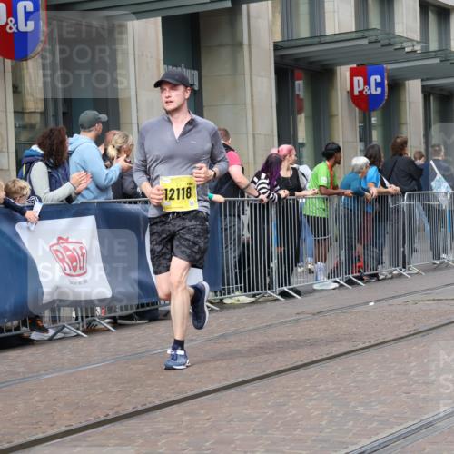 13.09.2026 - 21. swb-Marathon Bremen Strokosch-Dieckow http://msf.ph/oto/10321415 13.09.2026 10:59:06 Ziel 10147, 10377, 10492, 10745, 10922, 11086, 11125, 11151, 11207, 11301, 11302, 11500, 11519, 11594, 11873, 12118, 12267, 12295, 12481, 12537, 12541, 10254, 10383, 10415, 10427, 10477, 10485, 10668, 10787, 10794, 10832, 10843, 10948, 11034, 11267, 11278, 11602, 11913, 12015, 12127, 12130, 12131, 12176, 12200, 12271, 12297, 12414 meine-sportfotos.de