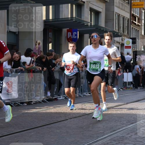 13.09.2026 - 21. swb-Marathon Bremen Strokosch-Dieckow http://msf.ph/oto/10321471 13.09.2026 13:18:15 Ziel 465, 1146, 1419, 2055, 2324, 2948, 3631, 4120, 4413, 4642, 5307, 5460, 5867, 6293, 6294, 6787, 6818, 7245, 7491, 7731, 8404, 8540, 8743, 8872, 9019, 9275, 9327, 9833, 13150, 948, 1631, 1797, 1872, 2001, 2260, 2634, 2671, 3241, 3458, 3514, 3634, 4131, 4733, 5292, 5695, 5935, 5948, 6152, 6290, 6448, 7954, 8094, 8805, 8869, 8943, 8944, 9134, 9609, 9837, 10065 meine-sportfotos.de