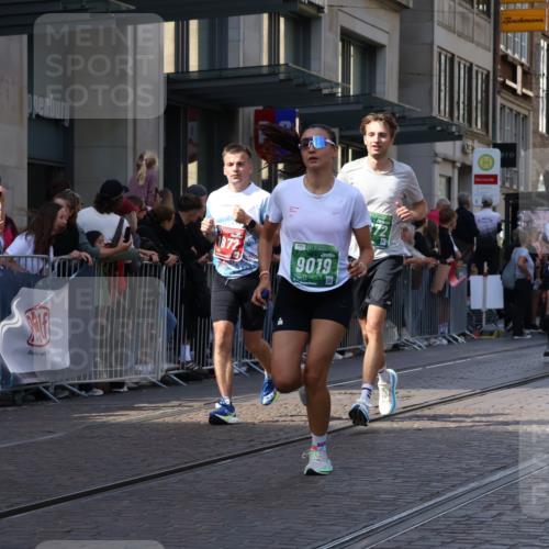13.09.2026 - 21. swb-Marathon Bremen Strokosch-Dieckow http://msf.ph/oto/10321491 13.09.2026 13:18:15 Ziel 465, 1146, 1419, 2055, 2324, 2948, 3631, 4120, 4413, 4642, 5307, 5460, 5867, 6293, 6294, 6787, 6818, 7245, 7491, 7731, 8404, 8540, 8743, 8872, 9019, 9275, 9327, 9833, 13150, 948, 1631, 1797, 1872, 2001, 2260, 2634, 2671, 3241, 3458, 3514, 3634, 4131, 4733, 5292, 5695, 5935, 5948, 6152, 6290, 6448, 7954, 8094, 8805, 8869, 8943, 8944, 9134, 9609, 9837, 10065 meine-sportfotos.de