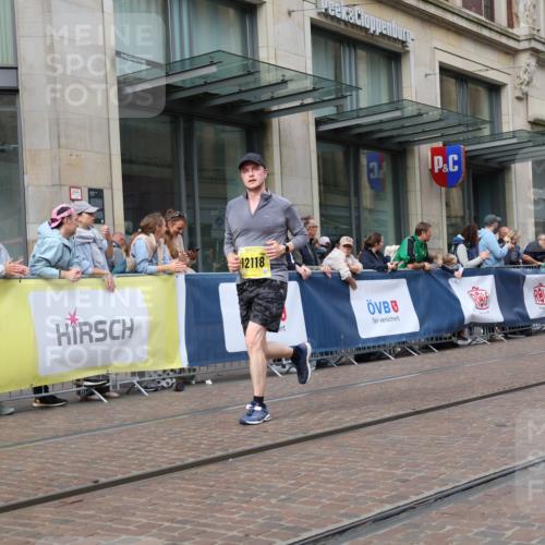 13.09.2026 - 21. swb-Marathon Bremen Strokosch-Dieckow http://msf.ph/oto/10321496 13.09.2026 10:59:07 Ziel 10147, 10377, 10492, 10745, 10922, 11086, 11125, 11151, 11207, 11301, 11302, 11500, 11519, 11594, 11873, 12118, 12267, 12295, 12481, 12537, 12541, 10254, 10383, 10415, 10427, 10477, 10485, 10668, 10787, 10794, 10832, 10843, 10948, 11034, 11267, 11278, 11602, 11913, 12015, 12127, 12130, 12131, 12176, 12200, 12271, 12297, 12414 meine-sportfotos.de