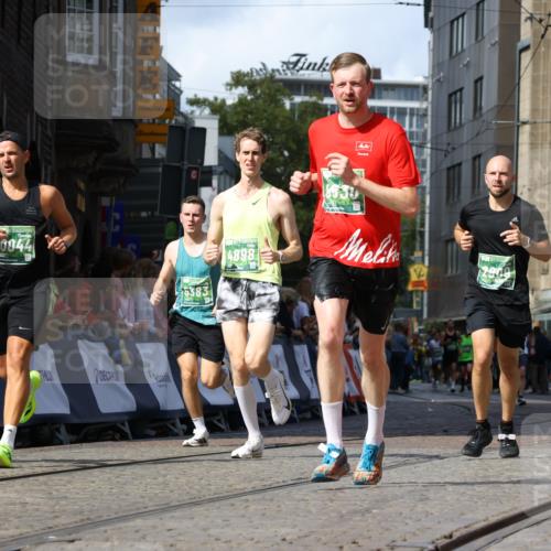 13.09.2026 - 21. swb-Marathon Bremen Strokosch-Dieckow http://msf.ph/oto/10321735 13.09.2026 13:09:06 Ziel 715, 3110, 3276, 3330, 4033, 5377, 5517, 5696, 6842, 6906, 7064, 7121, 8555, 9240, 9411, 9702, 9867, 9906, 9911, 1241, 2291, 2909, 3197, 4895, 4898, 5383, 8759, 8830, 9866, 9904, 10044 meine-sportfotos.de