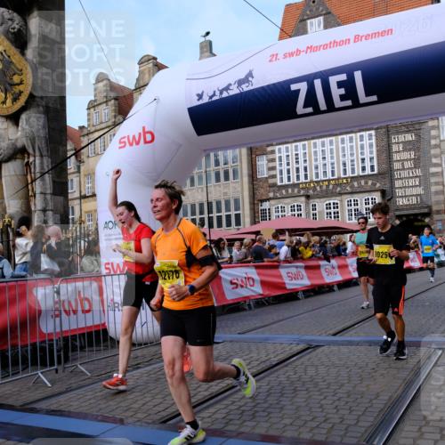 13.09.2026 - 21. swb-Marathon Bremen Tim E. http://msf.ph/oto/10321756 13.09.2026 10:59:09 Ziel 10254, 10383, 10477, 10485, 10787, 10794, 10832, 10843, 10948, 11034, 11228, 11267, 11278, 11488, 11602, 11743, 12127, 12130, 12131, 12176, 12271, 12414 meine-sportfotos.de