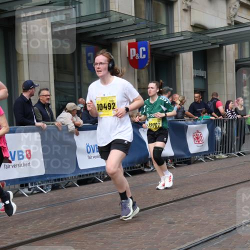 13.09.2026 - 21. swb-Marathon Bremen Strokosch-Dieckow http://msf.ph/oto/10321785 13.09.2026 10:59:12 Ziel 10147, 10377, 10492, 10745, 10922, 11151, 11207, 11500, 11519, 11594, 11873, 12267, 12295, 12481, 12527, 12537, 10254, 10383, 10415, 10427, 10477, 10492, 10668, 10787, 10794, 10843, 11034, 11086, 11125, 11267, 11278, 11301, 11302, 11602, 11913, 12015, 12118, 12127, 12130, 12131, 12176, 12200, 12271, 12297, 12414, 12541 meine-sportfotos.de