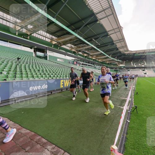 13.09.2026 - 21. swb-Marathon Bremen Michael Burmester http://msf.ph/oto/10321811 13.09.2026 13:22:21 Laufen im Stadion 128, 160, 211, 258, 343, 351, 423, 441, 571, 601, 609, 620, 782, 851, 892, 1060, 1094, 1157, 1158, 1177, 1178, 1259, 1316, 1331, 1344, 1417, 1518, 1657, 1669, 1676, 1691, 1729, 1746, 1788, 1808, 1883, 2213, 2258, 2290, 2414, 2433, 2475, 2504, 2526, 2551, 2619, 2632, 2652, 2660, 2685, 2711, 2736, 2828, 2954, 2964, 2995, 3010, 3022, 3034, 3070, 3074, 3144, 3225, 3252, 3347, 3351, 3505, 3530, 3559, 3682, 3784, 4020, 4054, 4231, 4406, 4407, 4431, 4584, 1506 meine-sportfotos.de