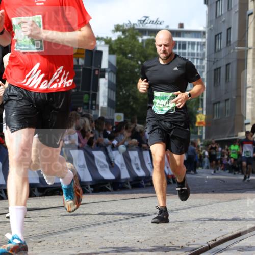 13.09.2026 - 21. swb-Marathon Bremen Strokosch-Dieckow http://msf.ph/oto/10321813 13.09.2026 13:09:07 Ziel 715, 3110, 3276, 3330, 4033, 5377, 5517, 5696, 6842, 6906, 7064, 7121, 8555, 9240, 9411, 9702, 9867, 9906, 9911, 1034, 1241, 2909, 3197, 4895, 4898, 5383, 8759, 9866, 9904, 10044 meine-sportfotos.de