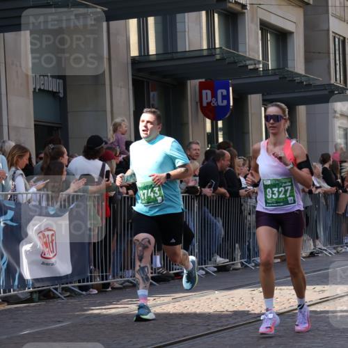13.09.2026 - 21. swb-Marathon Bremen Strokosch-Dieckow http://msf.ph/oto/10321851 13.09.2026 13:18:23 Ziel 307, 465, 2055, 2324, 2948, 3631, 4120, 4413, 4642, 5277, 5867, 6293, 6294, 6787, 6818, 7104, 7163, 7245, 7602, 7731, 8404, 8540, 8743, 8872, 9019, 9275, 9327, 9833, 1146, 1419, 1872, 2055, 2260, 2671, 3241, 3458, 3514, 3634, 4131, 4733, 5292, 5307, 5460, 5695, 5948, 6152, 6293, 6294, 6448, 7491, 7954, 8094, 8943, 8944, 9134, 9609, 10065, 13150 meine-sportfotos.de