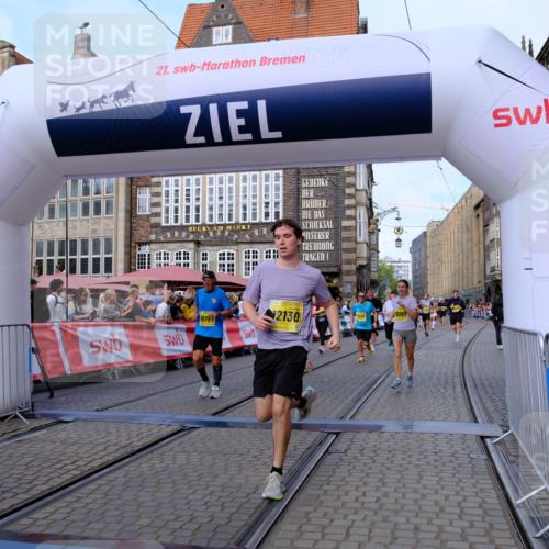 13.09.2026 - 21. swb-Marathon Bremen Tim E. http://msf.ph/oto/10321887 13.09.2026 10:59:12 Ziel 10254, 10383, 10427, 10477, 10485, 10787, 10794, 10832, 10843, 10948, 11034, 11228, 11267, 11278, 11488, 11602, 12015, 12127, 12130, 12131, 12176, 12271, 12297, 12414 meine-sportfotos.de