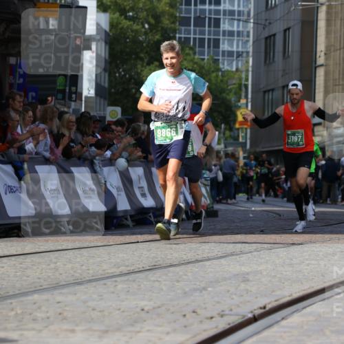 13.09.2026 - 21. swb-Marathon Bremen Strokosch-Dieckow http://msf.ph/oto/10321929 13.09.2026 13:09:15 Ziel 1925, 2287, 3110, 3330, 4384, 5517, 5636, 5696, 6906, 7262, 8120, 8555, 9240, 9411, 9702, 9867, 9906, 9911, 1034, 3197, 4895, 5111, 6652, 8759, 9789, 9866 meine-sportfotos.de