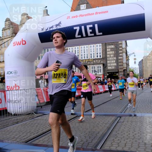 13.09.2026 - 21. swb-Marathon Bremen Tim E. http://msf.ph/oto/10321946 13.09.2026 10:59:12 Ziel 10254, 10383, 10427, 10477, 10485, 10787, 10794, 10832, 10843, 10948, 11034, 11228, 11267, 11278, 11488, 11602, 12015, 12127, 12130, 12131, 12176, 12271, 12297, 12414 meine-sportfotos.de