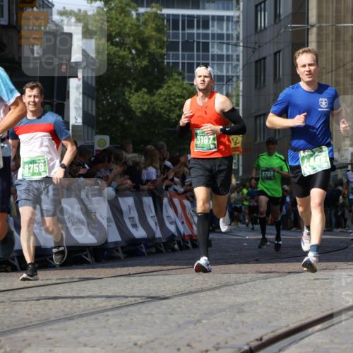 13.09.2026 - 21. swb-Marathon Bremen Strokosch-Dieckow http://msf.ph/oto/10321976 13.09.2026 13:09:17 Ziel 1925, 2287, 3110, 3330, 4384, 5517, 5636, 5696, 6906, 7262, 8120, 9240, 9867, 9906, 9911, 1034, 3197, 4895, 5111, 6652, 8759, 9789, 9866 meine-sportfotos.de