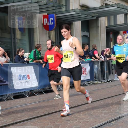13.09.2026 - 21. swb-Marathon Bremen Strokosch-Dieckow http://msf.ph/oto/10321979 13.09.2026 10:59:19 Ziel 10147, 10236, 10355, 10377, 10669, 10745, 10922, 10928, 10929, 11056, 11089, 11151, 11194, 11207, 11419, 11501, 11519, 11594, 11803, 11873, 12138, 12295, 12480, 12481, 12527, 10383, 10415, 10427, 10477, 10492, 10668, 10843, 11034, 11086, 11125, 11301, 11302, 11500, 11602, 11913, 12015, 12118, 12127, 12131, 12200, 12267, 12271, 12297, 12537, 12541 meine-sportfotos.de