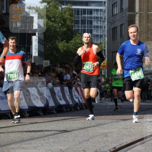 13.09.2026 - 21. swb-Marathon Bremen Strokosch-Dieckow http://msf.ph/oto/10322009 13.09.2026 13:09:17 Ziel 1925, 2287, 3110, 3330, 4384, 5517, 5636, 5696, 6906, 7262, 8120, 9240, 9867, 9906, 9911, 1034, 3197, 4895, 5111, 6652, 8759, 9789, 9866 meine-sportfotos.de