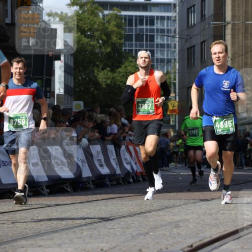 13.09.2026 - 21. swb-Marathon Bremen Strokosch-Dieckow http://msf.ph/oto/10322025 13.09.2026 13:09:17 Ziel 1925, 2287, 3110, 3330, 4384, 5517, 5636, 5696, 6906, 7262, 8120, 9240, 9867, 9906, 9911, 1034, 3197, 4895, 5111, 6652, 8759, 9789, 9866 meine-sportfotos.de