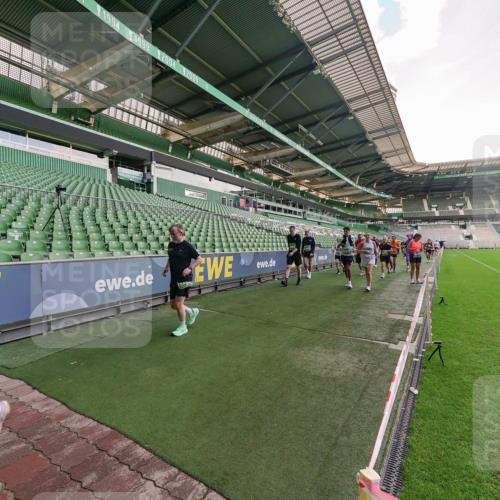 13.09.2026 - 21. swb-Marathon Bremen Michael Burmester http://msf.ph/oto/10322036 13.09.2026 13:22:46 Laufen im Stadion 128, 160, 211, 258, 343, 351, 423, 434, 441, 533, 571, 601, 609, 708, 851, 892, 1060, 1094, 1157, 1177, 1178, 1259, 1331, 1344, 1417, 1518, 1657, 1669, 1691, 1729, 1746, 1788, 1883, 2213, 2290, 2433, 2475, 2504, 2526, 2551, 2619, 2632, 2652, 2660, 2685, 2711, 2828, 2954, 2964, 2995, 3022, 3034, 3225, 3252, 3292, 3347, 3351, 3423, 3447, 3505, 3530, 3559, 3682, 3727, 3770, 3784, 3819, 4020, 4054, 4231, 4406, 4407, 4431, 4466, 4467, 4584, 1506 meine-sportfotos.de